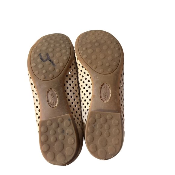 Eurosoft 6.5 Pink Patent Ballet Flats With Perforated Design & Bow Accent - Picture 5 of 7